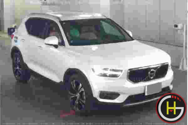 VOLVO XC40